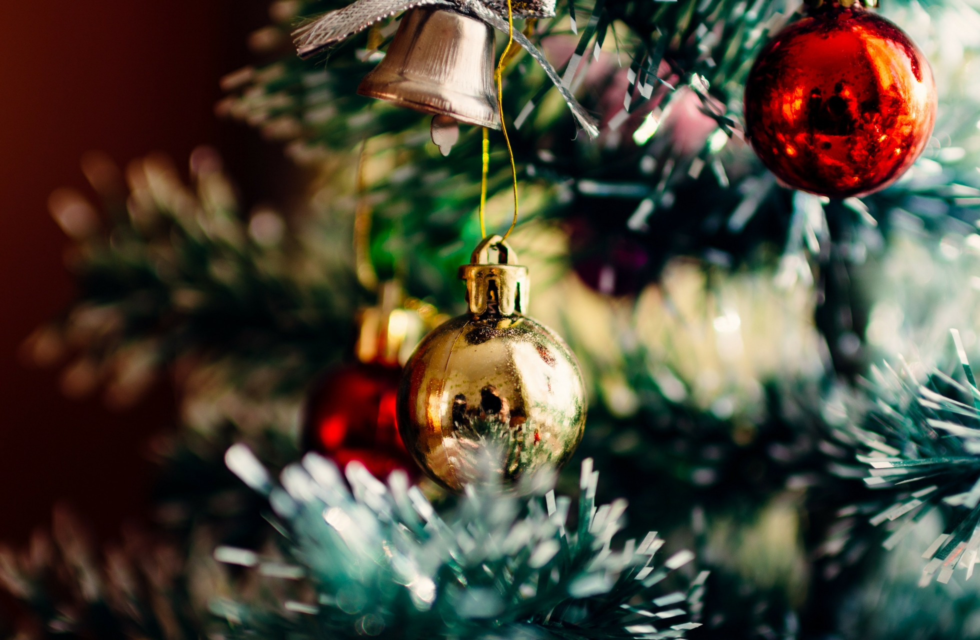 packing up the holiday decor how and where to store it packing up the holiday decor how and where to store it